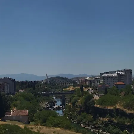 Amazing River View Apartment Podgorica
